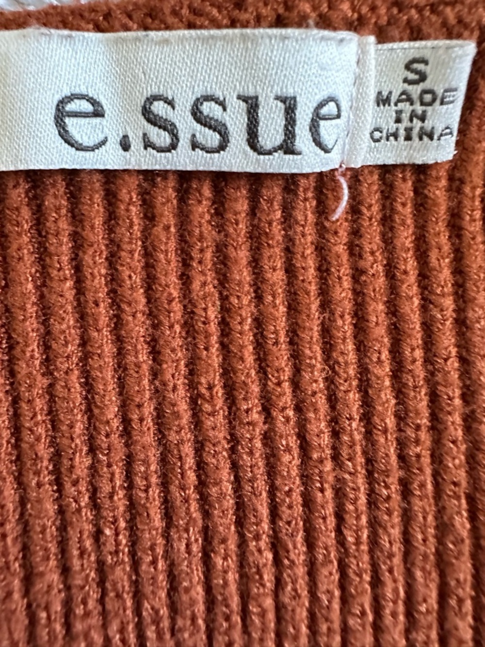 essue Rust Ribbed Puff-Sleeve Cropped Top - Picture 2 of 3